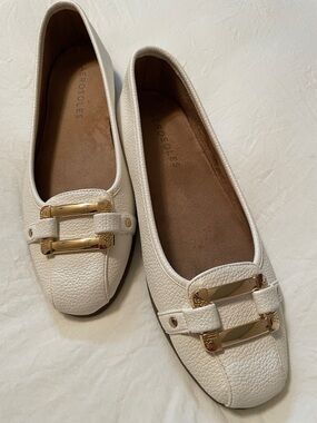 EUC Aerosoles White Flats